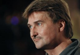 Порошенко - хороший человек. Не будет воевать со своим народом, - Бутусов