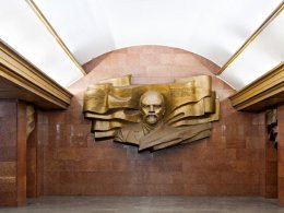 В Киеве на станции метро "Театральная" Ленина хотят заменить 3D-рисунком (ФОТО)