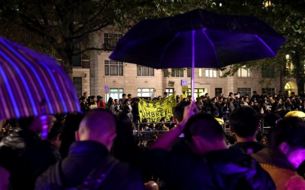В Гонконге происходят массовые протесты (ФОТО)