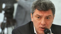 Путин нарушил Конституцию, отправляя российских военных в Украину, - Немцов