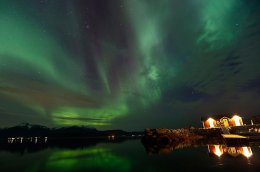 Фотографу удалось запечатлеть северное сияние в Норвегии (ФОТО)