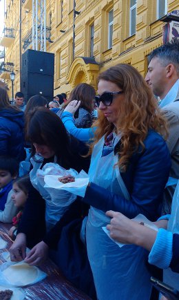 В Киеве поставлен рекорд Украины по количеству приготовленных хинкали (ВИДЕО)