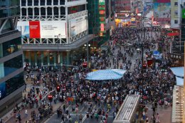 Демонстранты в Гонконге согласились убрать часть баррикад