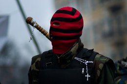 У "Правого сектора" налаживается сотрудничество с местной милицией Троещины (ВИДЕО)