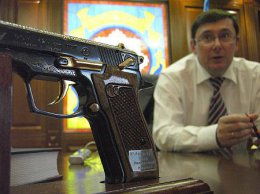 Юрий Луценко: "Минский протокол дает возможность перевести военное противостояние в социально-экономическое"