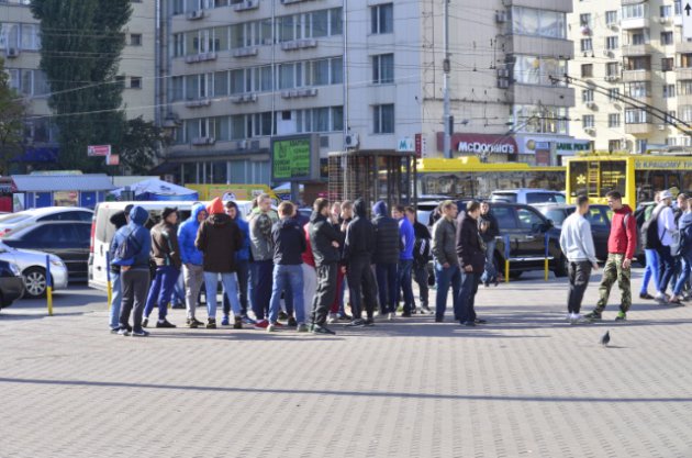 Перед входом в ЦИК появится палаточный городок (ФОТО)