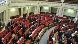 По мнению политолога, закон о люстрации – это мина замедленного действия для Порошенко