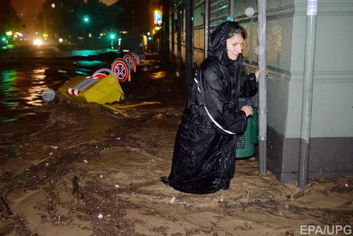Итальянская Генуя ушла под воду (ВИДЕО)