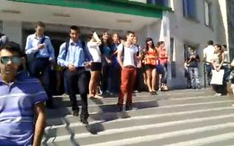 За исполнение украинского гимна, крымских студентов начали терроризировать (ВИДЕО)