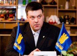 Тягнибок уверен, что Украине следует отказаться от коммунистической идеологии