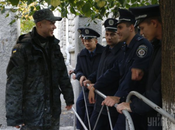 В Киеве продолжается протест нацгвардейцев-срочников (ФОТО)