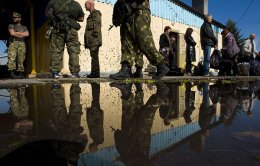 В Луганске зарплату платят продуктами питания - журналист