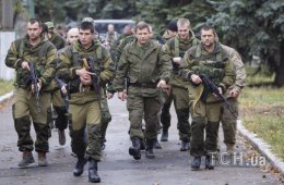 Вооруженный Захарченко агитирует голосовать за себя на фейковых "выборах" (ФОТО)