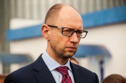 Яценюк хочет создать коалицию до выборов 26 октября