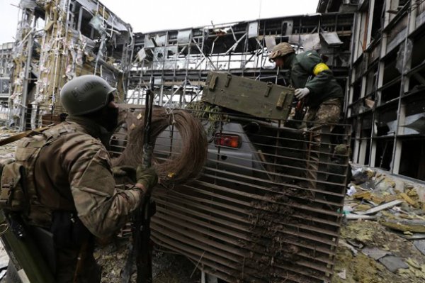 "Киборги" отправляют в последний путь погибшего танкиста (ФОТО)