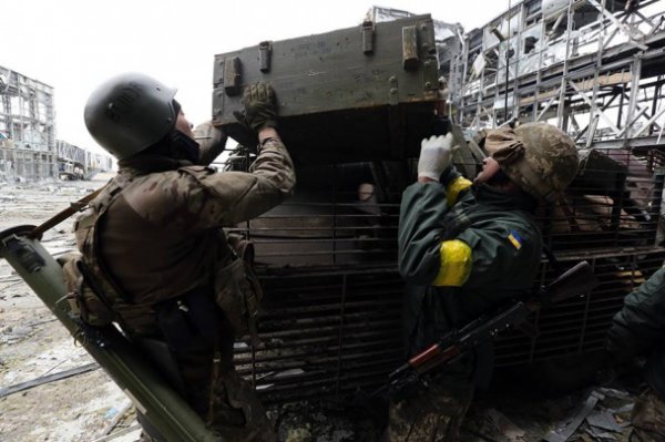 "Киборги" отправляют в последний путь погибшего танкиста (ФОТО)