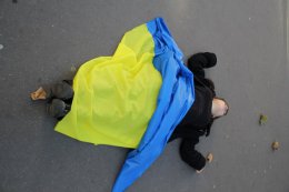 В Париже художники поддерживают украинский народ, который борется за мир и свободу (ФОТО)