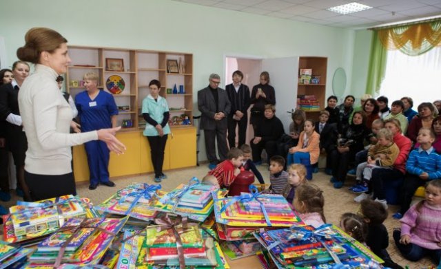 Марина Порошенко посетила Центр социальной реабилитации детей-инвалидов в Броварах (ФОТО)