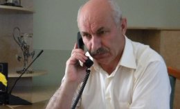 Мэра Конотопа бросили в контейнер для мусора