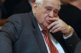 Ефим Звягильский подтвердил звание депутата-старожила