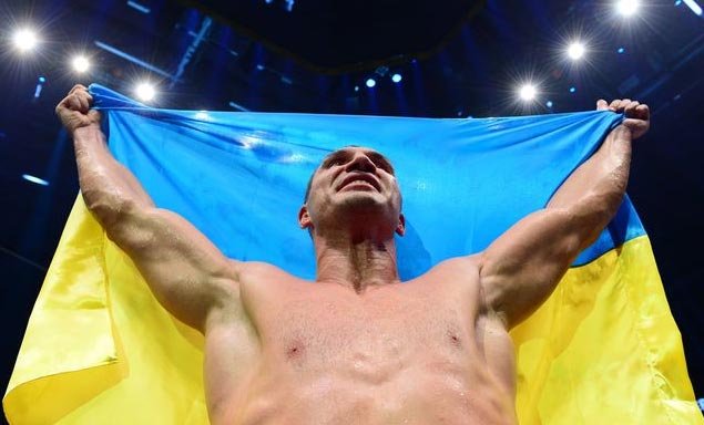 Лучшие моменты захватывающего поединка между Кличко и Пулевым (ФОТО)