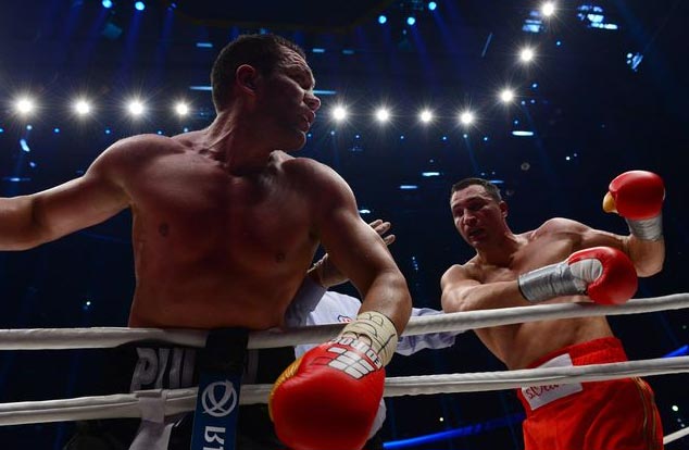 Лучшие моменты захватывающего поединка между Кличко и Пулевым (ФОТО)