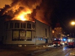 Киевляне хотят восстановления "Жовтня"