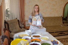 "Женский батальон" из Тернополя готовит для украинских воинов "сухие" борщи (ВИДЕО)