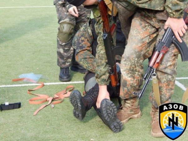 Медицинские тренировки воинов "Азова" (ФОТО)