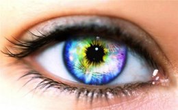 Ношение цветных контактных линз может вызвать проблемы со здоровьем - медики