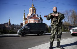 Луганчанам начали выдавать документы с "пропиской" в Ростовской области