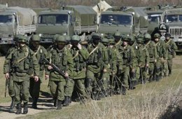 Российские военные движутся к украинской границе