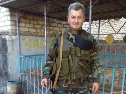 Депутат-айдаровец во время сессии совета поджег камуфляжную форму
