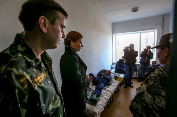 Марина Порошенко посетила будущий военный госпиталь на Запорожье (ФОТО)