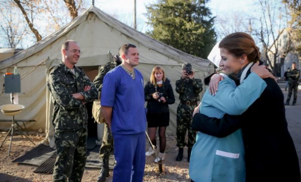 Марина Порошенко посетила будущий военный госпиталь на Запорожье (ФОТО)