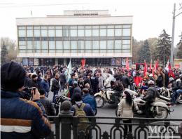 "Правый сектор" наведался на митинг коммунистов в Днепропетровске (ФОТО)