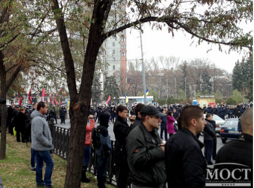 "Правый сектор" наведался на митинг коммунистов в Днепропетровске (ФОТО)