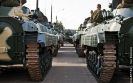 На Донбассе замечены новые колонны с военными и техникой