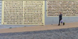В Киеве появилась своя стена плача (ФОТО)