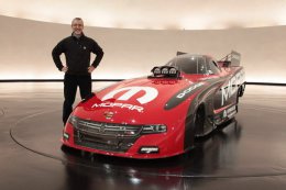 Состоялась премьера автомобиля Dodge Charger R/T NHRA (ВИДЕО)