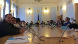 На политическую стабильность, безусловно, влияет формирование коалиции, - эксперт