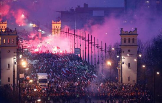 В Польше на День независимости прошла массовая акция националистов (ФОТО)