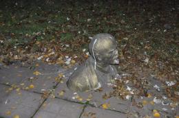 В Запорожской области разрушили памятник Ленину (ФОТО)