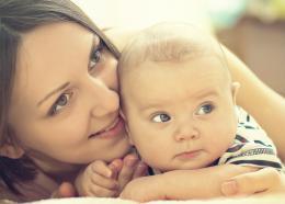 Составлен рейтинг стран, в которых матерям с детьми живется лучше всего