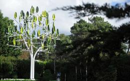 Во Франции изобрели ветрогенератор в виде дерева (ФОТО)