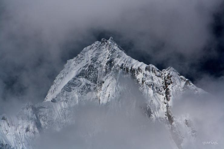«Крыша мира» - когда горы касаются облаков (ФОТО)