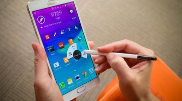 Samsung представил уникальный смартфон (ВИДЕО)
