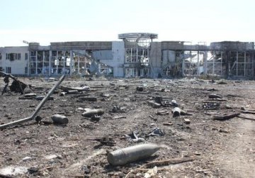Террористы взорвали часть аэропорта, много раненых, – Бирюков