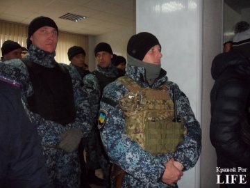 Штурм Криворожского облсовета (ФОТО)