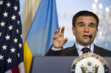 Украинский министр планирует встречу с пророссийским главой МИД Греции
